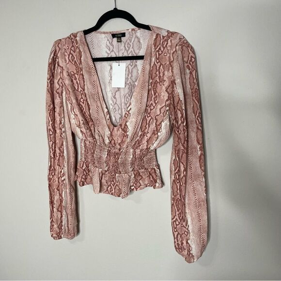 AFRM X Revolve The Olive Long Sleeve Smocked Crop Top In Soft Warm Snake Leopard - Picture 6 of 12